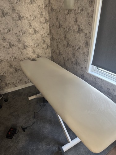 Electric beauty bed height - electric, bed,